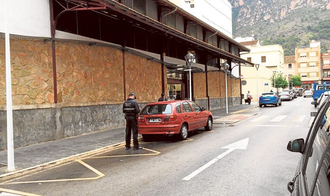 Un mes sin coches patrulla en Tavernes