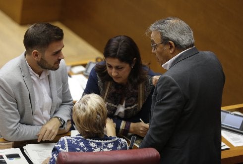 Manuel Mata, a la derecha, en Les Corts. :: jesús signes