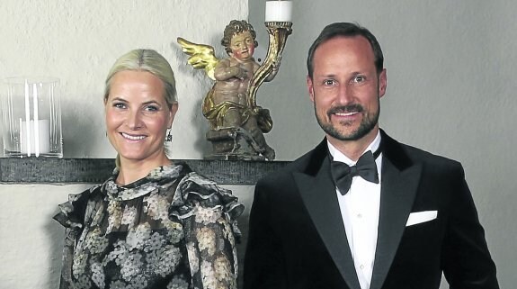 La princesa Mette-Marit y el príncipe Haakon de Noruega. :: reuters