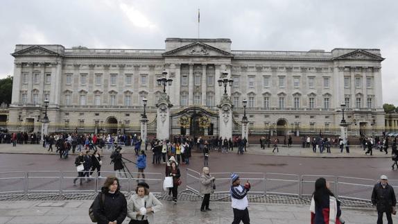 Una vista del palacio de Buckingham en Londres (Reino Unido).