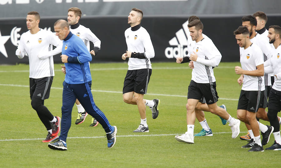 Entrenamiento del Valencia CF hoy en Paterna.