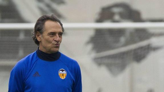 Prandelli contesta a los aficionados del Sevilla