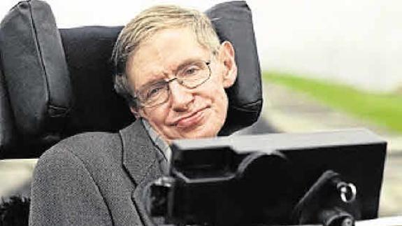 Stephen Hawking hospitalizado en Roma