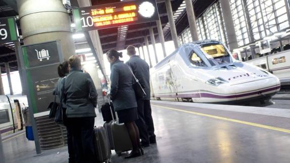 Una avería provoca retrasos de media hora en dos AVE de Madrid a la Comunitat