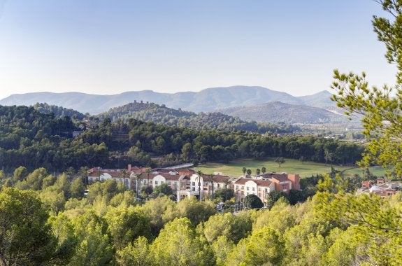 El Hotel La Sella Golf Resort, el único de cinco estrellas de la comarca de la Marina Alta. :: lp