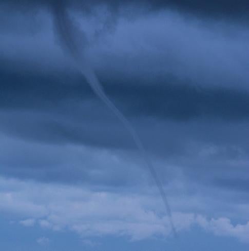Pequeño tornado en l'Horta Nord.