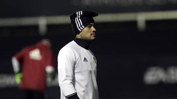 Vinicius, en el entrenamiento del Valencia CF, esta tarde en Paterna.