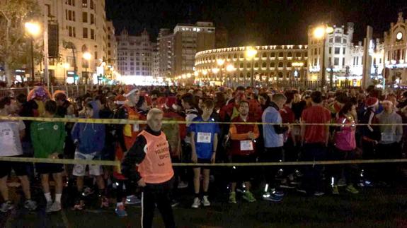 20.000 valencianos despiden el año a la carrera con la San Silvestre de Valencia 2016