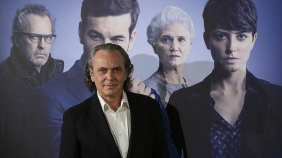 José Coronado posa durante la presentación de la película 'Contratiempo'.