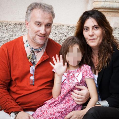 Los padres de Nadia se hicieron fotos teniendo sexo junto a la niña