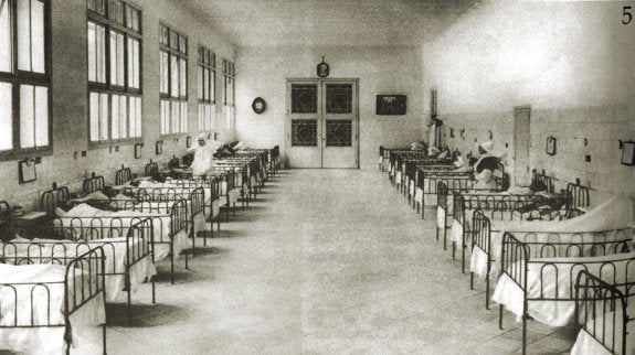  Hospital. Camas para niños en el General de Valencia. :: lp