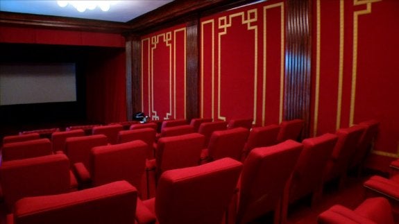 'Buscando a Dory' se vio el domingo en la sala de cine de la Casa Blanca (abajo). :: r. c.