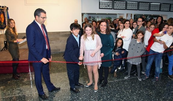 Inauguración. Acto de inauguración del casal ampliado de Conde Salvatierra-Cirilo Amorós, en el Ensanche. 