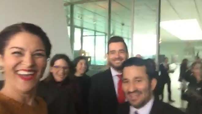 El baile de Mireia Mollà, Mónica Oltra, Manolo Mata, Fran Ferri y Vicent Marzà en la boda de Carolina Punset y Alexis Marí