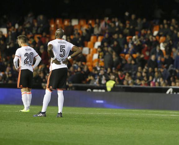 Un gran Eibar le saca los colores al Valencia en Mestalla