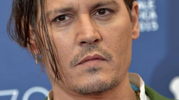 ¿Cuánto dinero gasta al mes Johnny Depp?