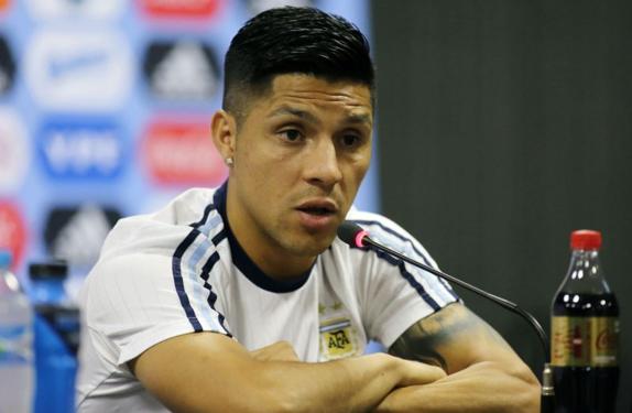 Enzo Pérez durante una rueda de prensa con Argentina.