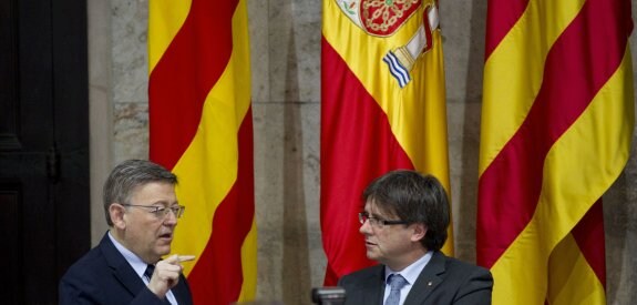 El presidente de la Generalitat de Cataluña, Carles Puigdemont. :: damián torres