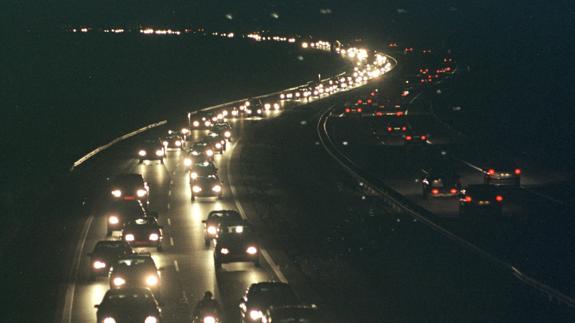 Seis claves para usar correctamente las luces del coche