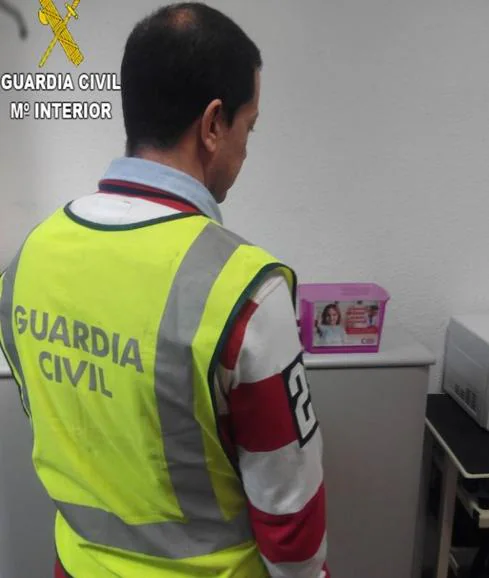 Detenido por 60 estafas a una ONG con huchas de donaciones para niños con cáncer en la provincia de Valencia