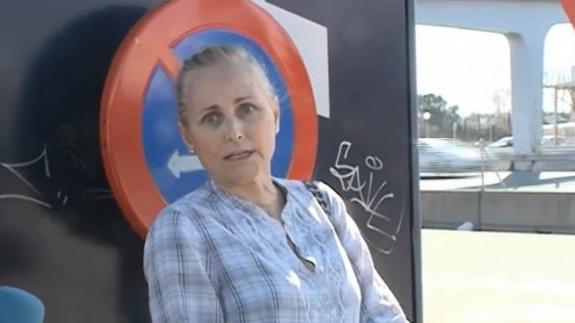 La madre de Alba Carrillo se sienta en el 'Deluxe'