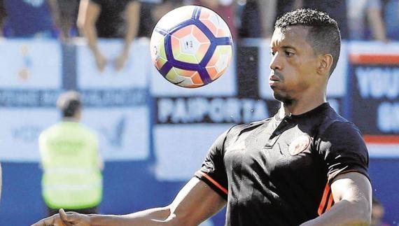 Valencia CF | Luis Nani ya trabaja en el Puchades