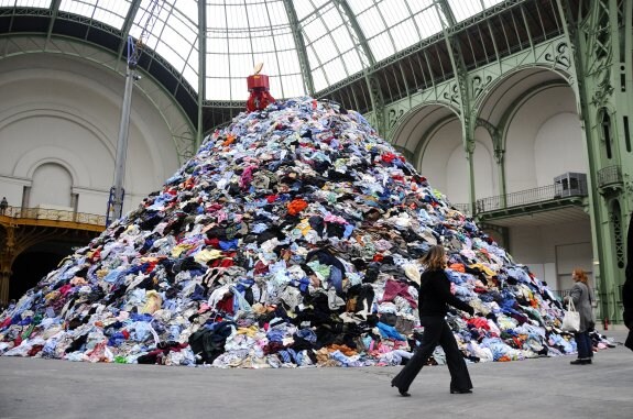 Instalación denuncia del artista Christian Boltanski. :: c. morin