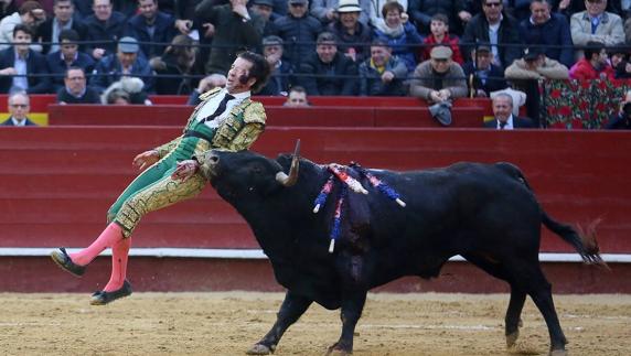 El diestro Juan José Padilla sigue hospitalizado y evoluciona favorablemente