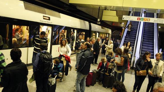 Los sindicatos cifran el seguimiento de la huelga del metro en el 100% y FGV en el 46%