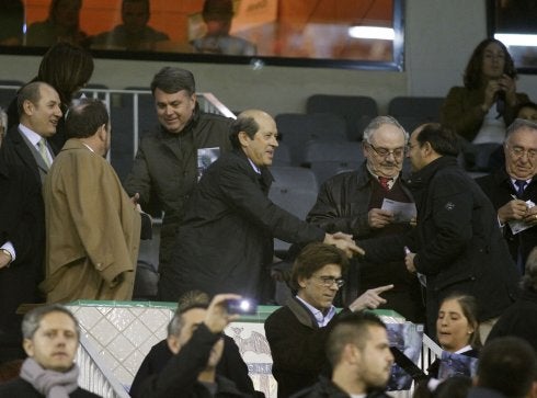 Vicente Muñoz, en el palco de Mestalla. :: jesús signes