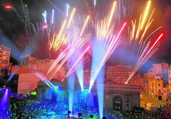 Cientos de personas se reúnen en el Magdalena Vítol que despide las fiestas.