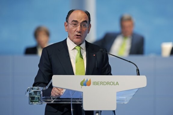El presidente de Iberdrola, Ignacio Sánchez Galán, en la junta de accionistas ayer en Bilbao. :: f. gómez