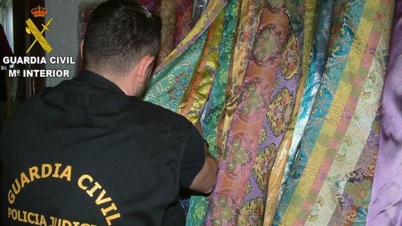 Roban 200.000 euros en telas para trajes de fallera en Moncada