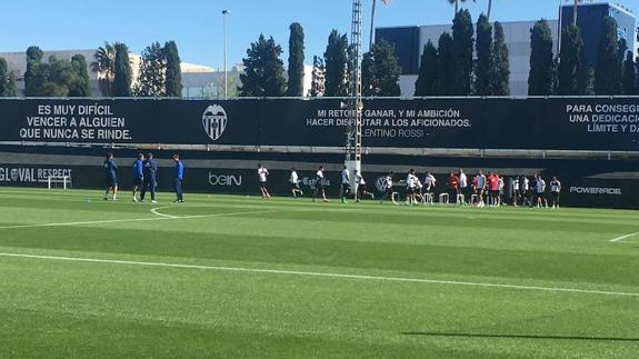 Garay y Abdennour, únicas ausencias en la vuelta al trabajo del Valencia CF