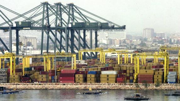 El Puerto de Valencia comienza a recuperar el tráfico de contenedores