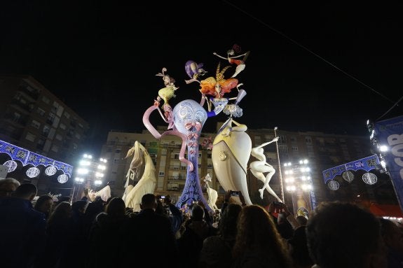 Falla del artista Julio Monterrubio para la comisión de L'Antiga que ganó el primer premio de 2017.