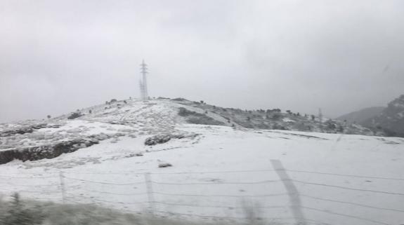 Nieve en el Port de Querol en Morella.