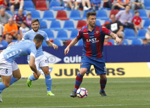 Víctor Casadesús ya se ve fuera del Levante UD