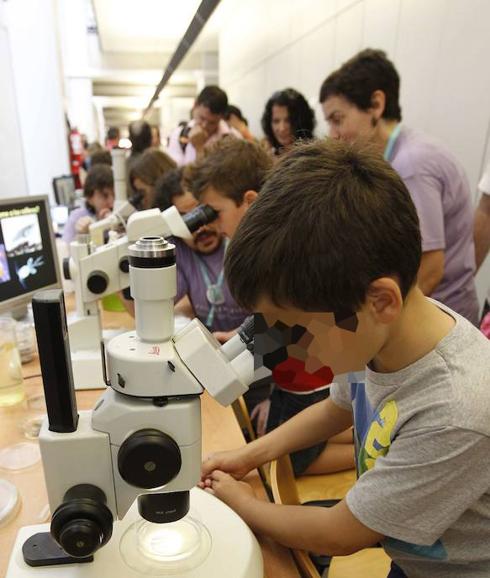 Lanzar cohetes, jugar a policía científica y robots Lego, entre las más de 80 actividades de Expociencia 2017