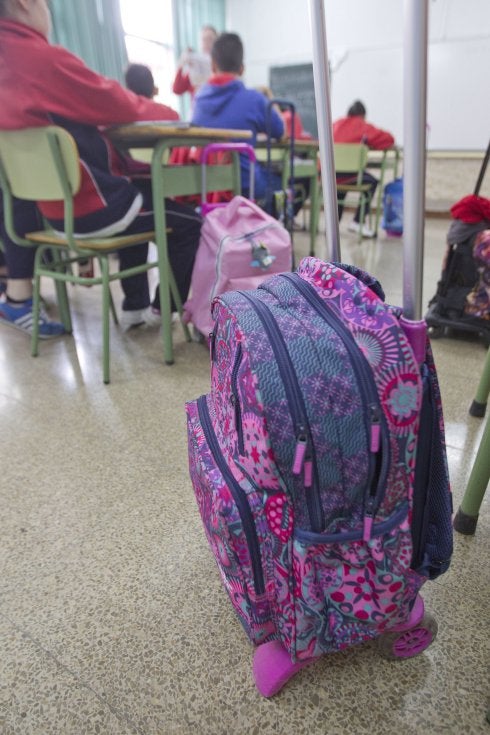 Alumnos en un colegio concertado de Valencia. :: damián torres