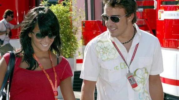 Raquel del Rosario y Fernando Alonso en una imagen de 2006. 