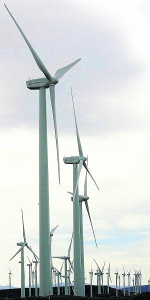 Aerogeneradores en la comarca de Els Ports ::                             PAU BELLIDO
