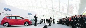 Anuncio. John Fleming, presidente de Ford Europa, en l'Hemisféric de la Ciudad de las Artes y las Ciencias de Valencia. ::                             IRENE MARSILLA