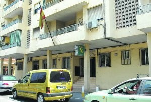 Fachada del cuartel de la Guardia Civil de Altea en el que se ha producido el brote. ::                             MARIO AYÚS
