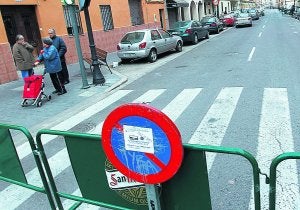 Las carpas falleras se adueñan de las calles