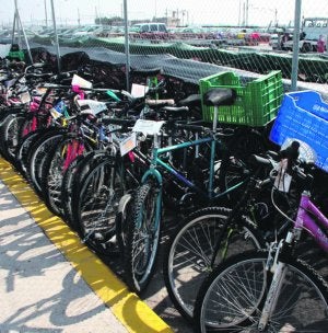 500 bicicletas abandonadas se guardan en una nave municipal