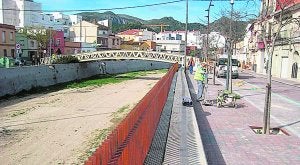Las mejoras del Plan Urban prevén la reforma del entorno del barranco y de calles de Beniopa. ::
LP