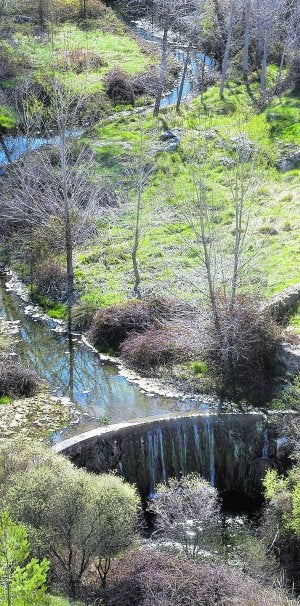 Azud de la Font del Sapo, en Banyeres de Mariola. ::                             JOSEP M. MARTÍNEZ
