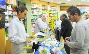 El colegio asesorará a los farmacéuticos que planeen despidos por la deuda del Consell