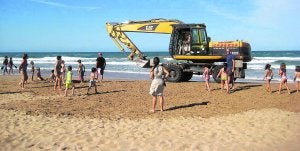 Una playa patas arriba por las obras